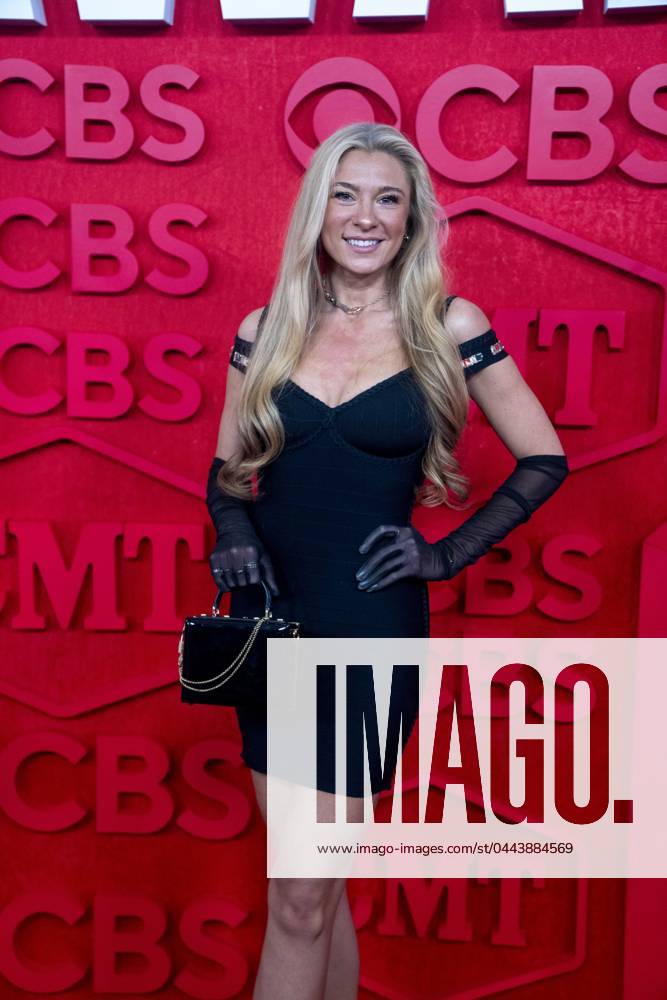 Country singer JULIA COLE walks the red carpet and poses for photographs prior to the CMT Music Awards show at Austin s Moody Center on April 6, 2024. Austin United States - ZUMAd150 20240407_znp_d150_019
