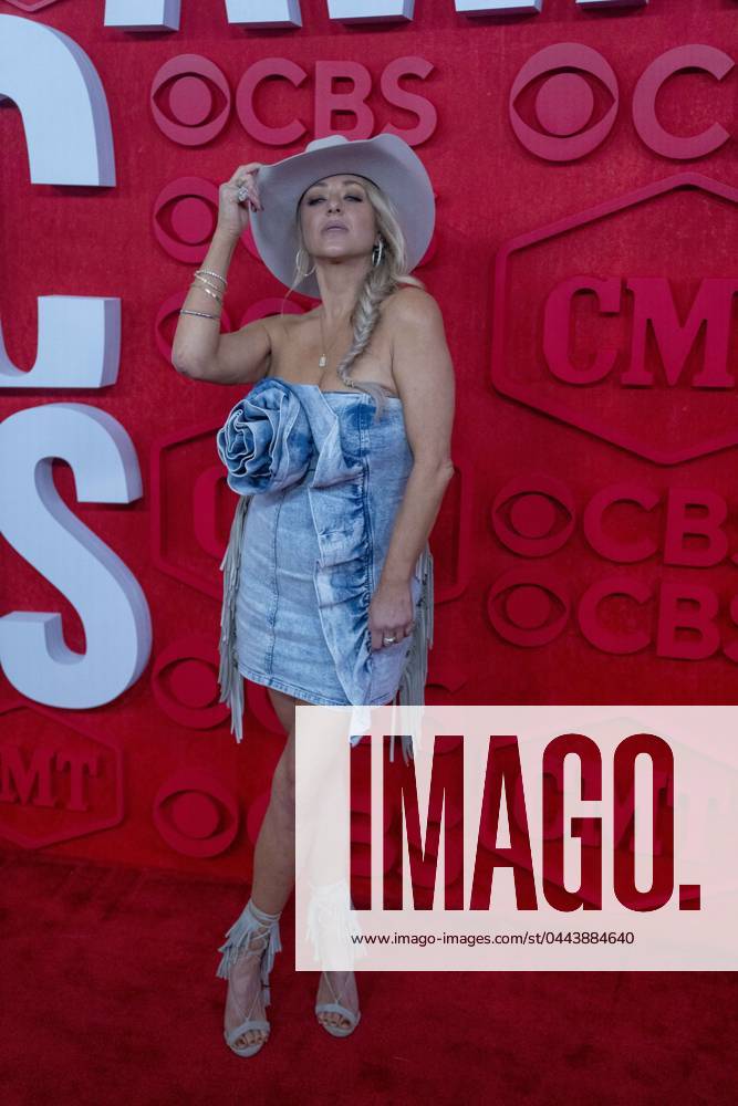 Singer LEAH TURNER walks the red carpet and poses for photographs prior to the CMT Music Awards show at Austin s Moody Center on April 6, 2024. Austin United States - ZUMAd150 20240407_znp_d150_027