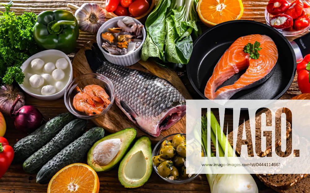 Food products representing the Mediterranean diet which may improve overall health status Food products representing the Mediterranean diet which may improve overall health status