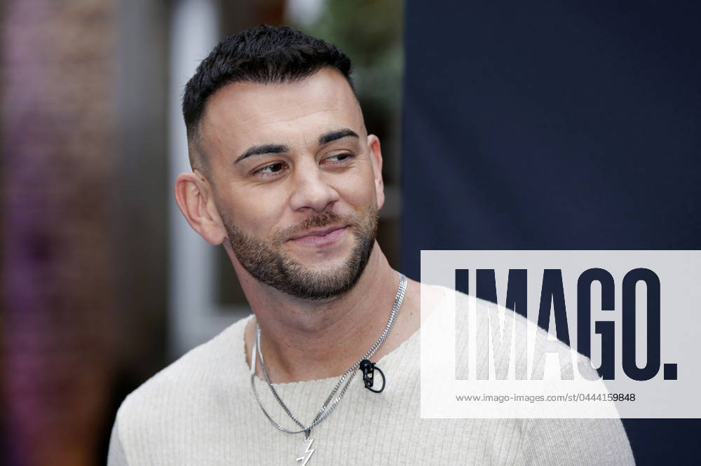 Serkan Yavuz beim Photocall zur Amazon Prime Video Reality-Show The 50 in der Wolkenburg. Köln