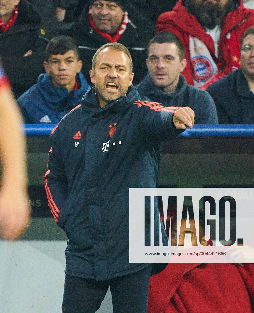 Champions League, Munich-Piraeus, Munich November 6, 2019. Hansi FLICK, FCB Trainer FC BAYERN MUNICH - OLYMPIACOS PIRAEUS UEFA Football Champions League , Munich, November 06, 2019, Season 2019 2020, group stage ,group B, FCB, Reds, Bavaria, München
