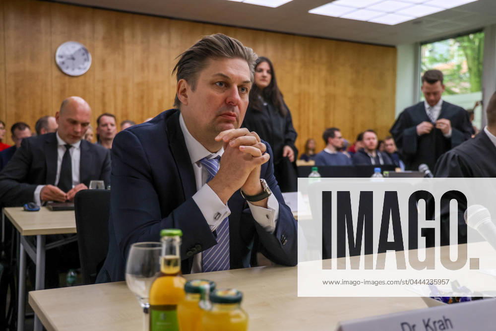 Oberverwaltungsgericht Nordrhein-Westfalen - Verfahren der Alternative für Deutschland (AfD) gegen die Bundesrepublik Deutschland, vertreten durch das Bundesamt für Verfassungsschutz. Dr. Maximilian Krah (AfD) Mitglied des Europäischen Parlaments. Spitzenkandidat der AfD zur Europawahl 2024. Münster, Nordrhein-Westfalen, DEU, Deutschland