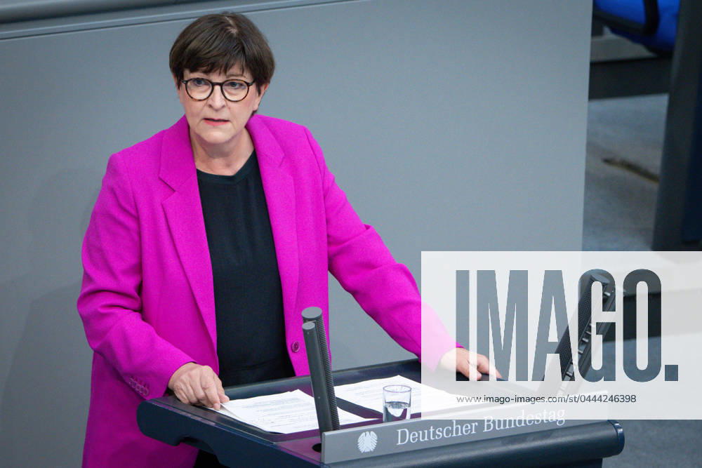 Deutscher Bundestag, 163. Plenarsitzung Saskia Esken (SPD) im Portrait bei ihrer Rede zum Tagesordnungspunkt Bildungsgerechtigkeit bei der 163. Sitzung des Deutschen Bundestag in Berlin, 11.04.2024 Berlin Berlin Deutschland