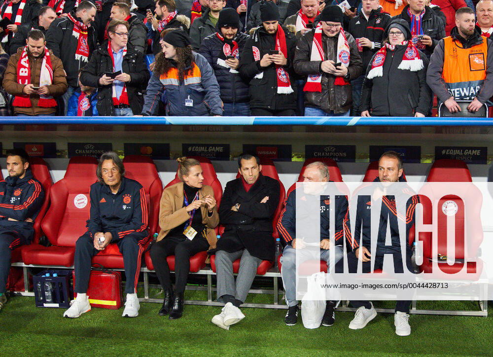 Champions League, Munich-Piraeus, Munich November 6, 2019. Hansi FLICK, FCB interims coach, team manager, Hermann GERLAND, (der Tiger) FCB assistant coach, Leiter des FCB Campus , Hasan ( Brazzo ) Salihamidzic, FCB director Kathleen KRUEGER, Teammanager FCB Dr. Hans-Wilhelm Müller-Wohlfahrt, FCB Mannschaftsarzt, FC BAYERN MUNICH - OLYMPIACOS PIRAEUS 2-0 UEFA Football Champions League , Munich, November 06, 2019, Season 2019 2020, group stage ,group B, FCB, Reds, Bavaria, München