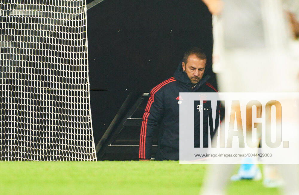 Champions League, Munich-Piraeus, Munich November 6, 2019. Hansi FLICK, FCB interims coach, team manager, FC BAYERN MUNICH - OLYMPIACOS PIRAEUS 2-0 UEFA Football Champions League , Munich, November 06, 2019, Season 2019 2020, group stage ,group B, FCB, Reds, Bavaria, München