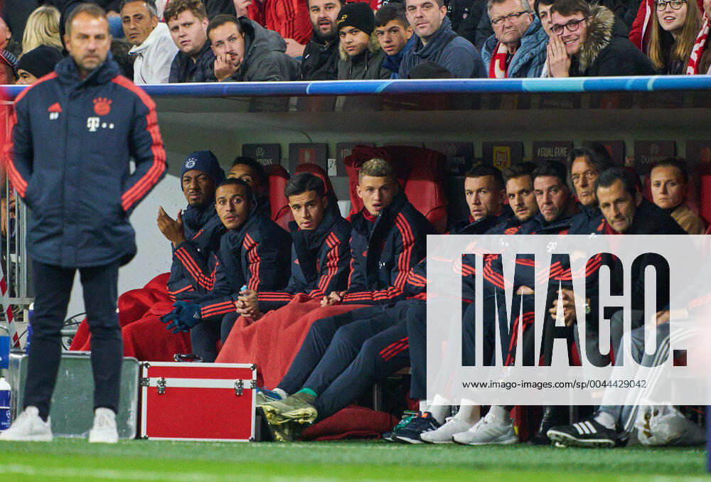 Champions League, Munich-Piraeus, Munich November 6, 2019. Hansi FLICK, FCB interims coach, team manager, Jerome BOATENG (FCB 17) Thiago ALCANTARA, FCB 6 Philippe COUTINHO, FCB 10 Mickael (Michael) CUISANCE, FCB 11 Ivan PERISIC, FCB 14 Sven ULREICH, FCB 26 Torwart Dr. Hans-Wilhelm Müller-Wohlfahrt, FCB Mannschaftsarzt, Kathleen KRUEGER, Teammanager FCB Hasan ( Brazzo ) Salihamidzic, FCB director FC BAYERN MUNICH - OLYMPIACOS PIRAEUS 2-0 UEFA Football Champions League , Munich, November 06, 2019, Season 2019 2020, group stage ,group B, FCB, Reds, Bavaria, München