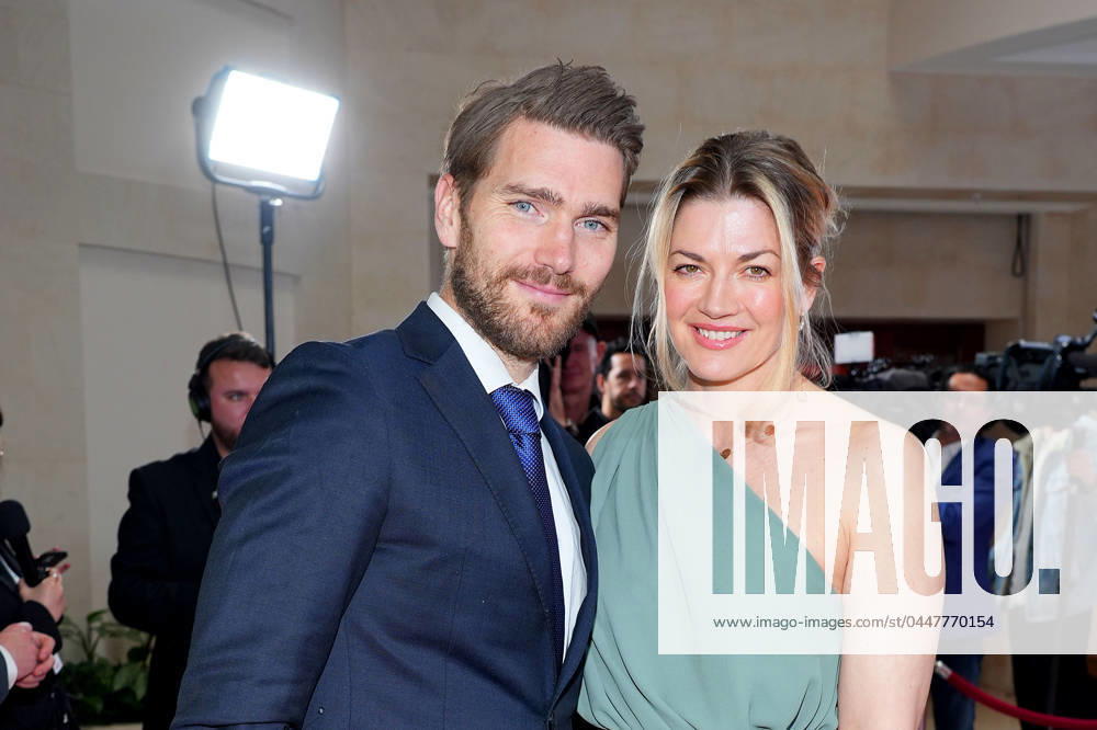 Benjamin Baarz und Nina Bott beim Felix Burda Award am 21.04.2024 in Berlin Felix Burda Award 2024 in Berlin