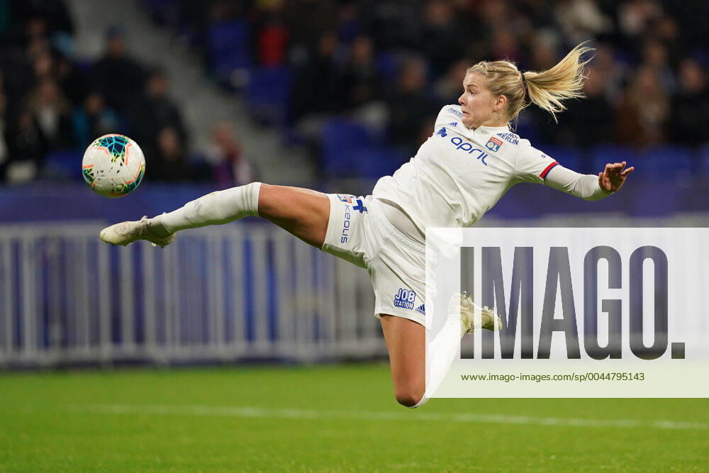Ada Hegerberg of Olympique Lyonnais close to scoring during the Division 1 Feminine football match between Olympique Lyonnais and Paris St. Germain at Groupama Stadium on November 16, 2019 in Lyon, France (Photo by Daniela Porcelli SPP) Olympique Lyonnais vs Paris St. Germain - Division 1 Feminine