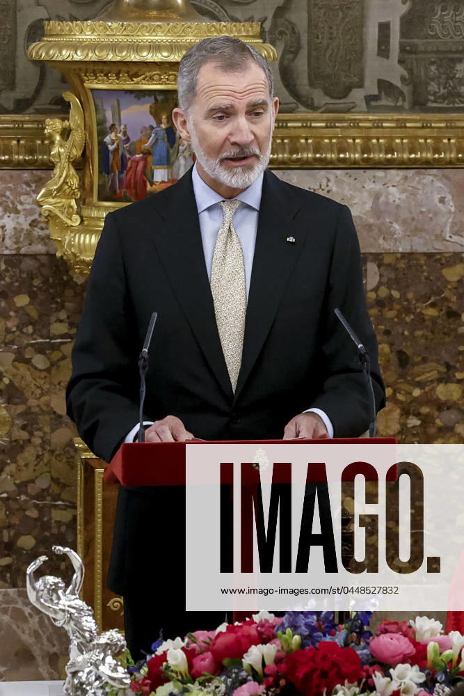 Spain s King Felipe VI delivers a speech during the lunch that the royal couple have held at the Royal Palace in Madrid, Spain, 24 april 2024, on occasion of the Cervantes Award that was awarded the previous day to Spanish writer Luis Mateo Diez. Spanish Royals hold lunch on occasion of the Cervantes Award !ACHTUNG: NUR REDAKTIONELLE NUTZUNG!