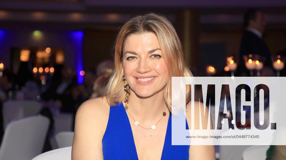 Hamburg Nina Bott Blauer Ball 2024 im am Samstag, 06. April 2024 ab 18.00 Uhr im Großen Festsaal des Grand Elysee Hamburg