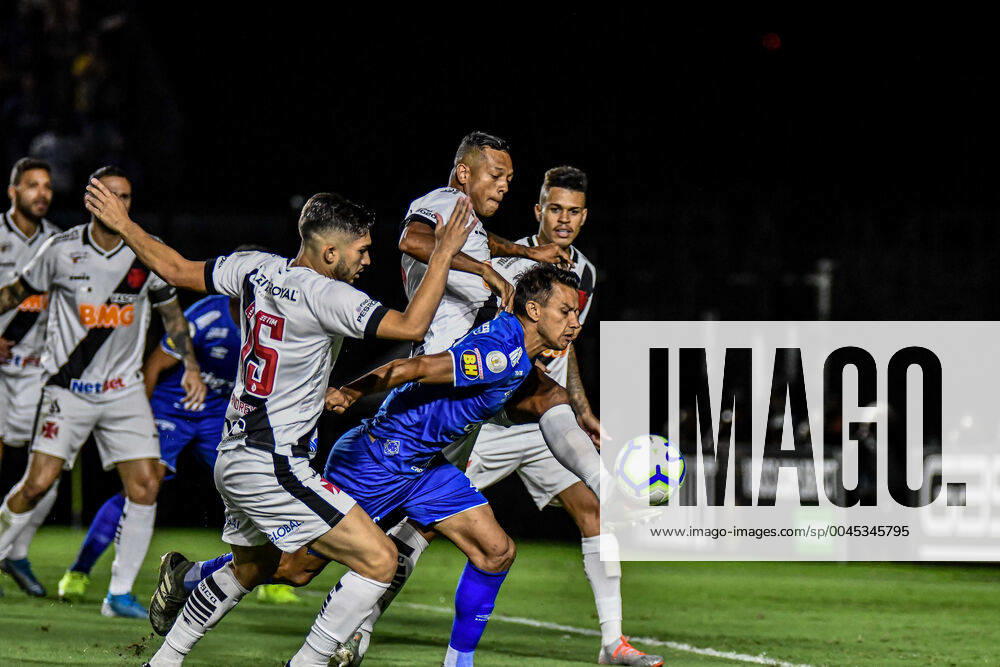 Vasco x Cruzeiro RIO DE JANEIRO, RJ - 02.12.2019: VASCO X CRUZEIRO - During Vasco x Cruzeiro, match valid for the 36th round of the Brazilian Championship, held at the São Januário stadium, located in the city of Rio de Janeiro, on the night of Monday (02). (Photo: Nayra Halm Fotoarena) x1841407x NayraxHalm
