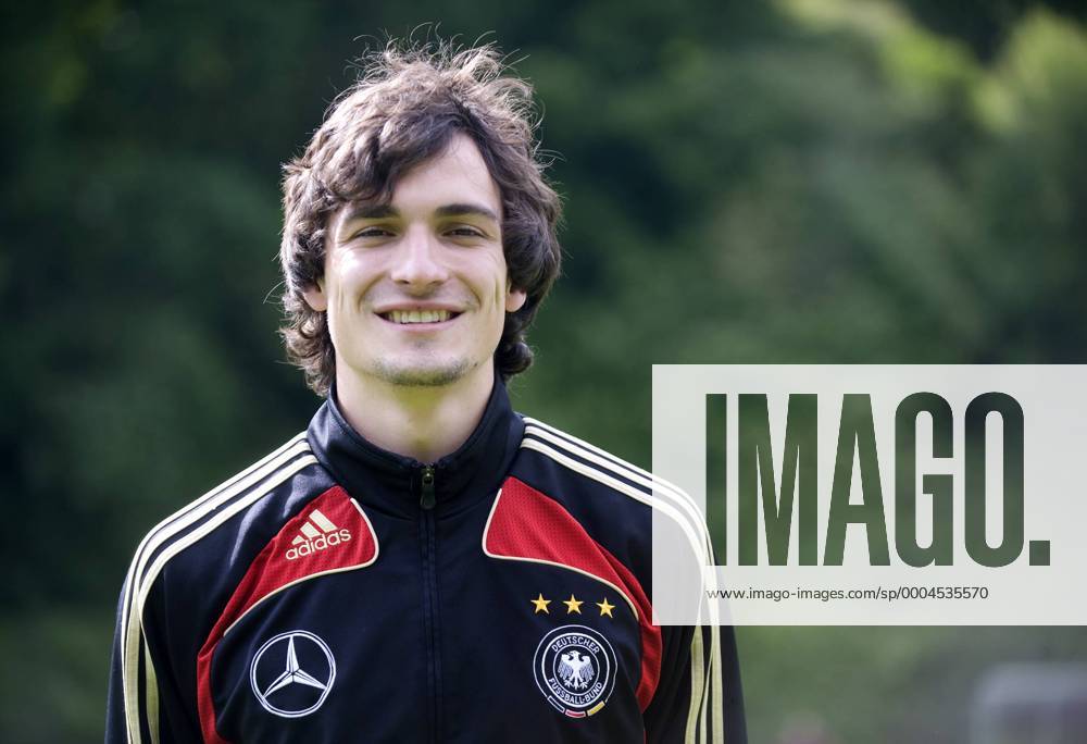 Mats Hummels (Deutschland U21) Fußball EM Herren U21 EM 2009, U 21 Junioren, Nationalteam, Präsentation, Pressetermin, Porträttermin Porträt Barsinghausen Freude,