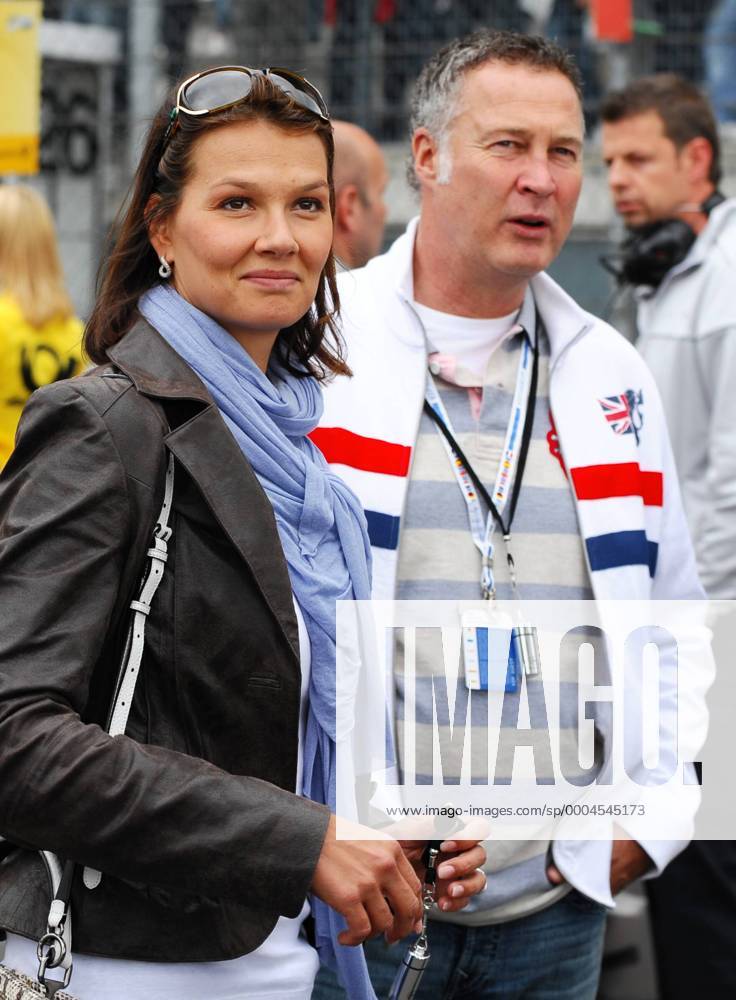 Franziska van Almsick mit Partner Jürgen B. Harder (beide Deutschland) zu Gast beim DTM Lauf auf dem Lausitzring Motorsport Herren Deutsche Tourenwagen Meisterschaft 2009, DTM, Masters, Tourenwagenmeisterschaft Gruppe Lausitzring EuroSpeedway Klettwitz Lausitz