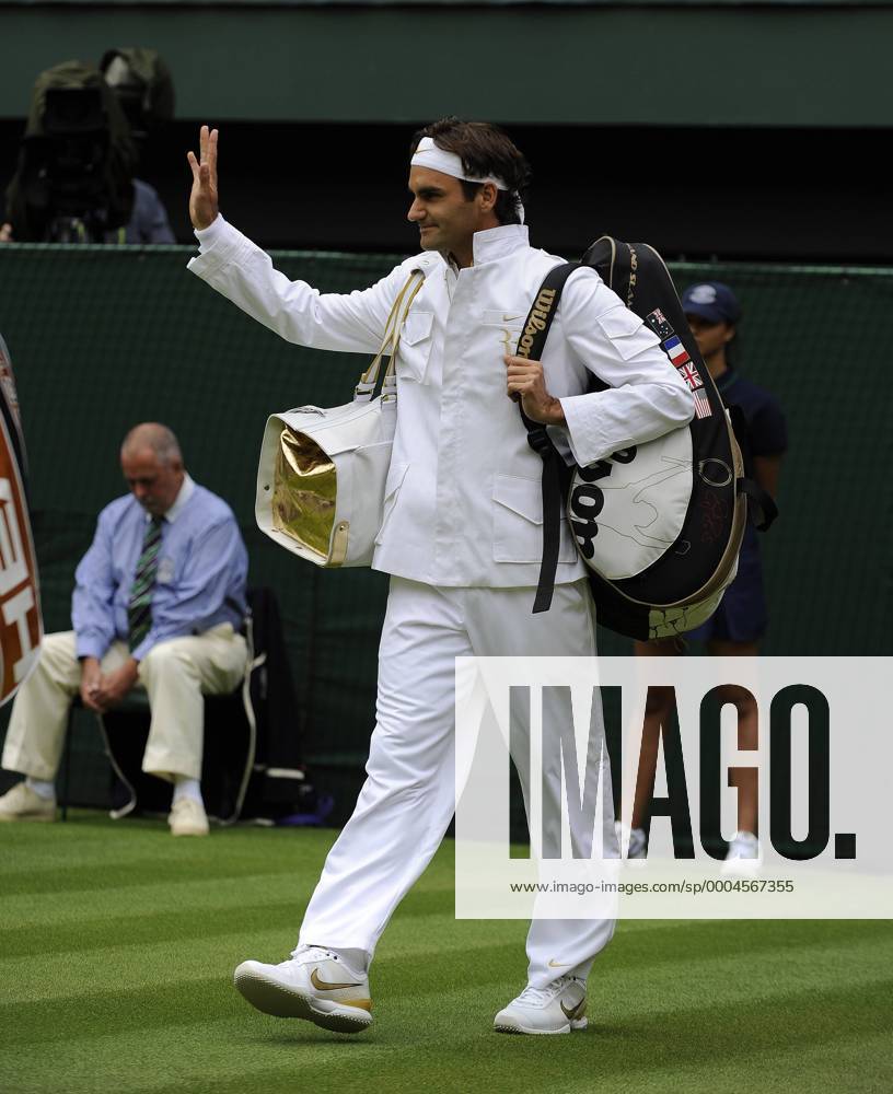 Roger Federer (Schweiz) - Einmarsch im weißen Nike Dress Tennis Herren All England Championships 2009, ATP Tour, Grand Slam, Einzelbild Wimbledon o0 Weste London