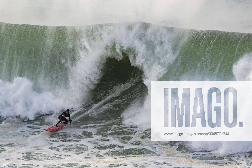 Spanish surfer JUAN FERNÃNDEZ rides a wave during the 14th edition of Punta Galea Challenge held in Basque Country. Surfing 2019: Punta Galea Challenge - ZUMA Pho 20191216_mda_f312_548