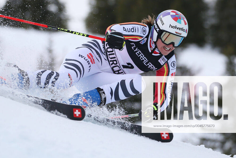 KW51 ALPINE SKIING - FIS WC Courchevel COURCHEVEL,FRANCE,17.DEC.19 - ALPINE SKIING - FIS World Cup, giant slalom, ladies. Image shows Viktoria Rebensburg (GER). Keywords: Stoeckli. GEPAxpictures xMathiasxMandl