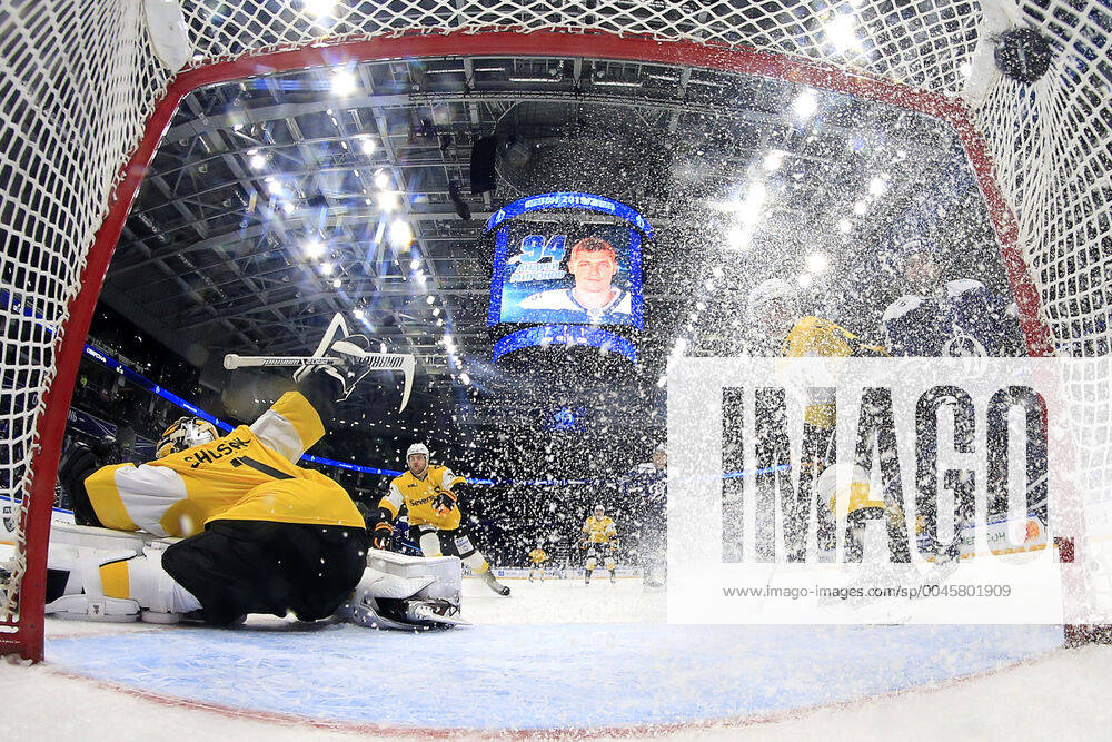 KW51 MOSCOW, RUSSIA â€“ DECEMBER 19, 2019: HC Severstal Cherepovets goaltender Konstantin Shostak (L) concedes a goal in their 2019 20 KHL Regular Season Ice hockey, Eishockey match against HC Dynamo Moscow, at Chernyshev VTB Arena. Mikhail Japaridze TASS TS0C7FD2