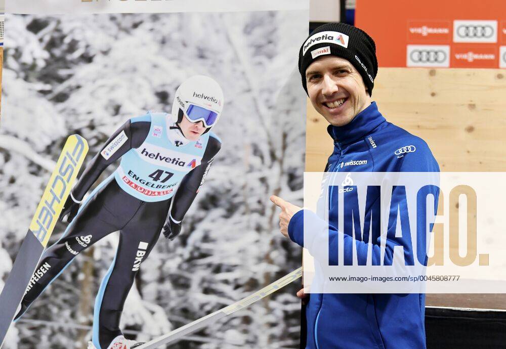 Engelberg Schweiz. FIS Weltcup Skispringen. Im Bild : Simon Ammann (SUI) Aktion