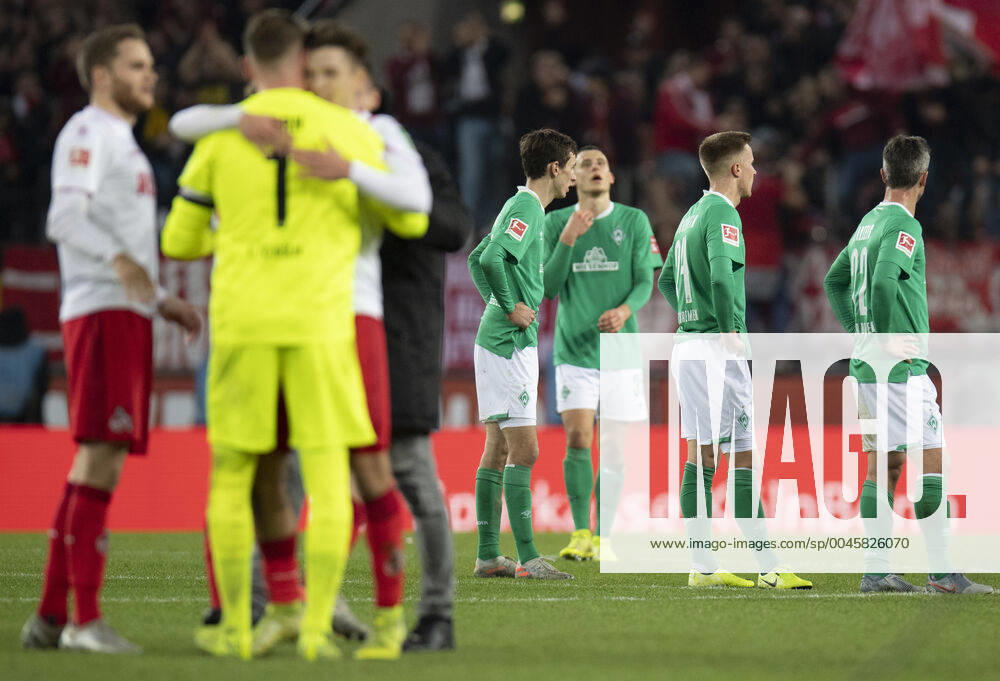KW51 Fußball: 1. Bundesliga, Saison 2019 2020, 17. Spieltag, 1.FC Köln - SV Werder Bremen am 21.12.2019 im RheinEnergieStadion in Köln (Nordrhein-Westfalen). Entäuschung, Mimik, ganze Figur, Gestik, Mimik, DFL REGULATIONS PROHIBIT ANY USE OF PHOTOGRAPHS AS IMAGE SEQUENCES AND OR QUASI-VIDEO.