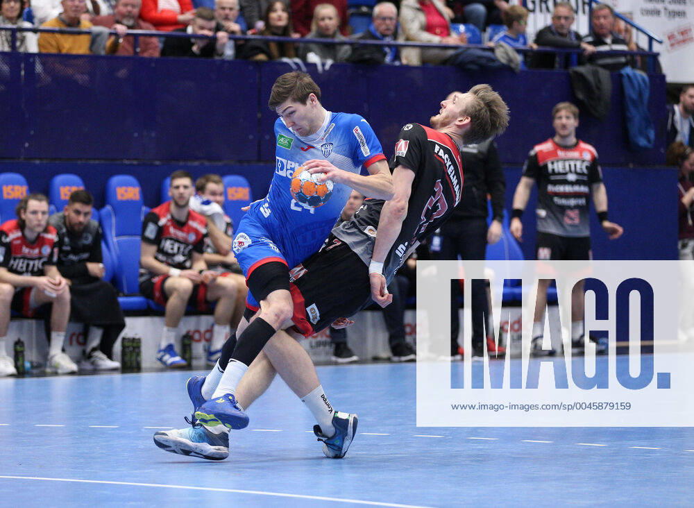V.l. Lukas Zerbe (TBV Lemgo Lippe 24), Antonio Metzner (HC Erlangen 27) GER, Handball, 1. Bundesliga, TBV Lemgo Lippe gegen HC Erlangen, 26.12.2019 Lemgo