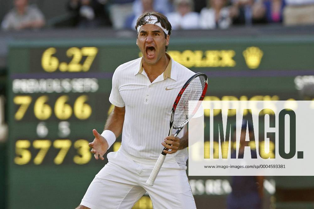 Roger Federer (Schweiz) jubelt, er gewinnt die All England Championships 2009 - Tennis Herren All England Championships 2009, ATP Tour, Grand Slam, Finale, Einzelbild Wimbledon London Glück, Freude, Begeisterung,