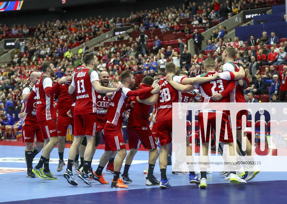 MALMO 20200111 The Hungarian team celebrate their win 26-25 during the Men s EHF EURO 2020 Handball group E match preliminary round between Hungary and Russia in Malmo Arena Saturday Jan. 11, 2020. Photo Andreas Hillergren TT kod 10600 Malmo Sweden
