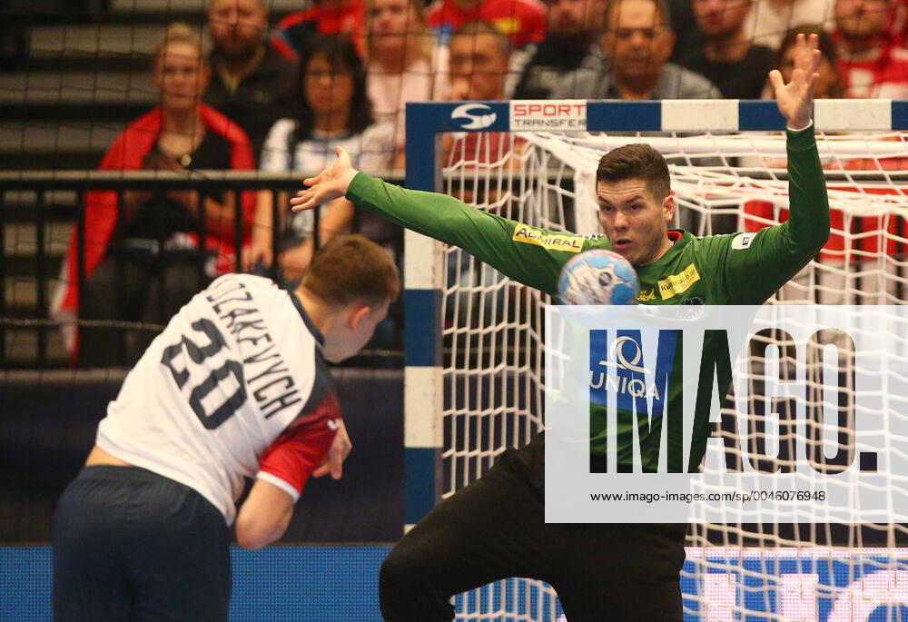 HANDBALL - EHF EURO 2020, AUT vs UKR VIENNA,AUSTRIA,12.JAN.20 - HANDBALL - EHF European Men s Handball Championship 2020, group stage, Austria vs Ukraine. Image shows Thomas Eichberger (AUT) and Artem Kozakevych (UKR). GEPAxpictures xChristianxOrt