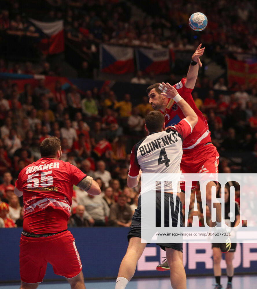 HANDBALL - EHF EURO 2020, AUT vs UKR VIENNA,AUSTRIA,12.JAN.20 - HANDBALL - EHF European Men s Handball Championship 2020, group stage, Austria vs Ukraine. Image shows Janko Bozovic (AUT), Ievgen Buinenko (UKR) and Tobias Wagner (AUT). GEPAxpictures xChristianxOrt