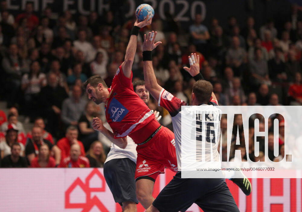 HANDBALL - EHF EURO 2020, AUT vs UKR VIENNA,AUSTRIA,12.JAN.20 - HANDBALL - EHF European Men s Handball Championship 2020, group stage, Austria vs Ukraine. Image shows Janko Bozovic (AUT) and Stanislav Zhukov (UKR). GEPAxpictures xChristianxOrt