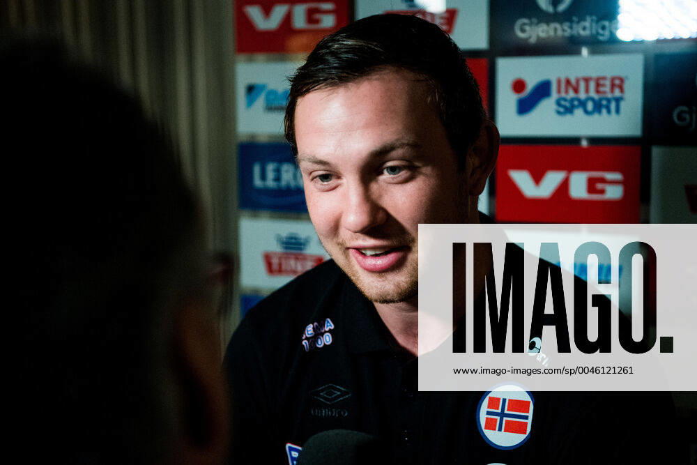 Sander Sagosen is interviewed by the media during a press meeting with Norway during the EHF European Handball Championship on January 16, 2020 in Malmö. Photo: Ludvig Thunman BILDBYRAN kod LT 35703 bbeng ehf euro 2020 em 2020 european men?s handball championship 2020 handball handboll handbolls-em 2020 handball handball-em 2020 norway norge pressträff press meeting