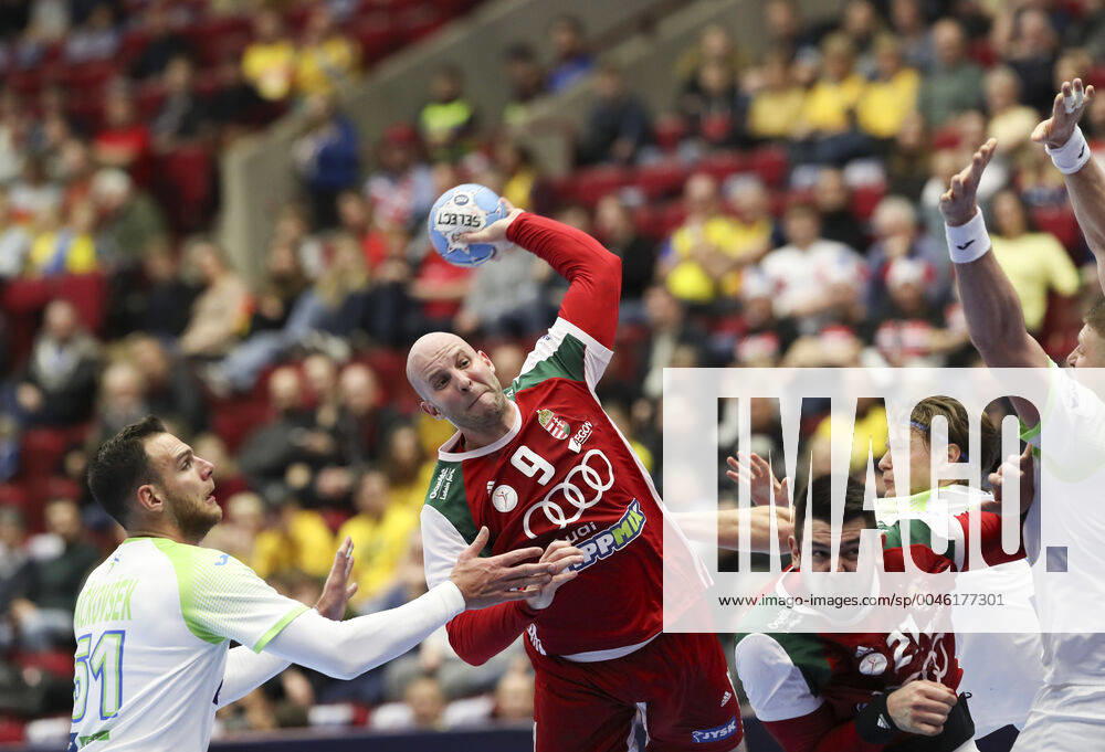 MALMOE 20200119 Hungary s Zsolt Balogh in action at the line during the Men s European Handball Championship main round Group 2 match between Slovenia and Hungary at Malmo Arena, Friday Jan. 19, 2020. Foto Andreas Hillergren TT kod 10600 Malmo Sweden