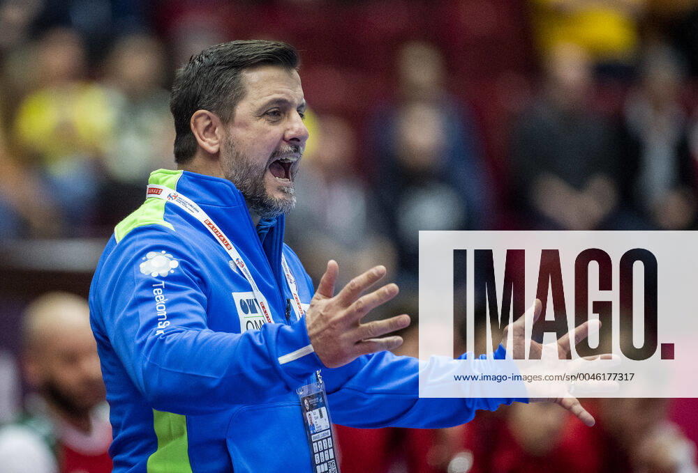 head coach Ljubomir Vranjes of Slovenia during the EHF European Handball Championship match between Slovenia and Hungary on January 19, 2020 in Malmö. Photo: Ludvig Thunman BILDBYRAN kod LT 35708 bbeng ehf euro 2020 em 2020 european men?s handball championship 2020 handball handboll handbolls-em 2020 handball handball-em 2020 slovenien slovenia hungary ungern