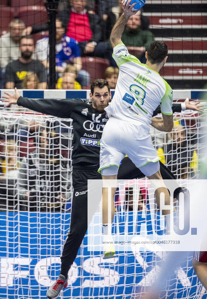 goalkeeper Marton Szekely of Hungary and Blaz Janc of Slovenia during the EHF European Handball Championship match between Slovenia and Hungary on January 19, 2020 in Malmö. Photo: Ludvig Thunman BILDBYRAN kod LT 35708 bbeng ehf euro 2020 em 2020 european men?s handball championship 2020 handball handboll handbolls-em 2020 handball handball-em 2020 slovenien slovenia hungary ungern