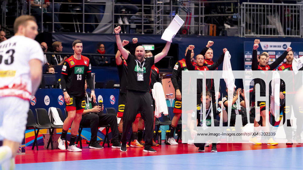 Die deutsche Bank freut sich jubelt. Oesterreich vs. Deutschland, Handball, Hauptrunde, EHF Euro 2020, 20.01.20 Wien Wien Oesterreich