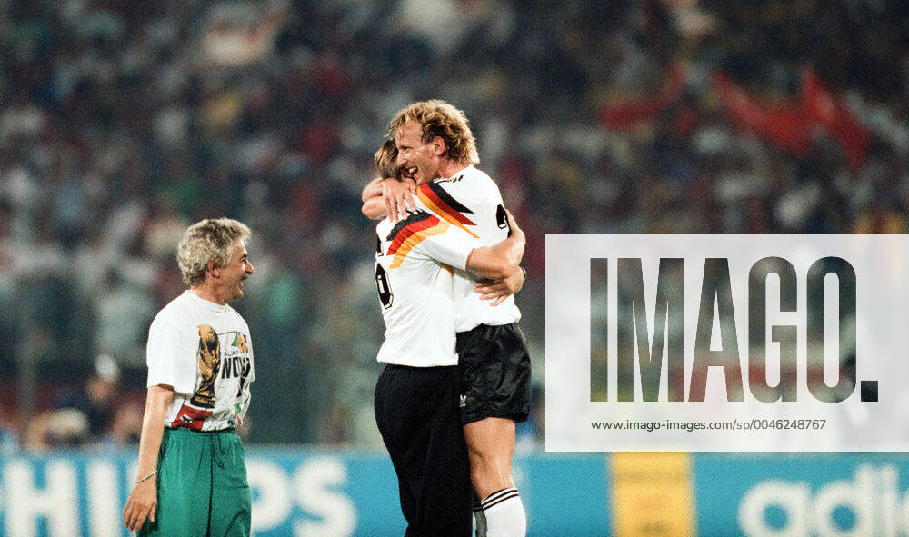Deutschland - Argentinien Italien, Rom, 08.07.1990, Fussball, FIFA WM 1990 in Italien, Finale, DFB Deutschland - Argentinien (1:0): v.l. Paul Steiner, Andreas Brehme (beide Deutschland).