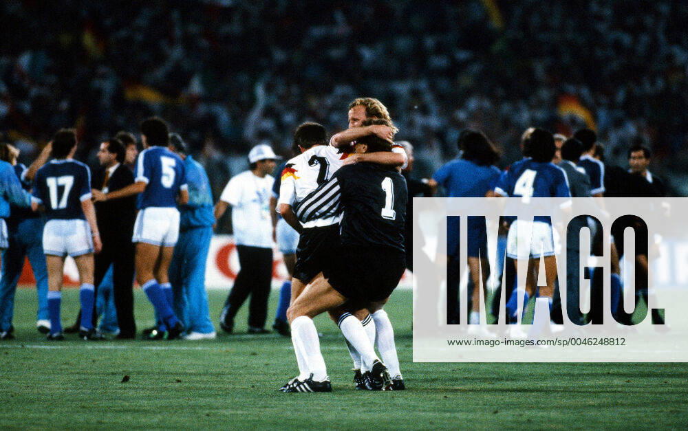 Deutschland - Argentinien Italien, Rom, 08.07.1990, Fussball, FIFA WM 1990 in Italien, Finale, DFB Deutschland - Argentinien (1:0): v.l. Stefan Reuter, Andreas Brehme, Bodo Illgner (alle Deutschland).