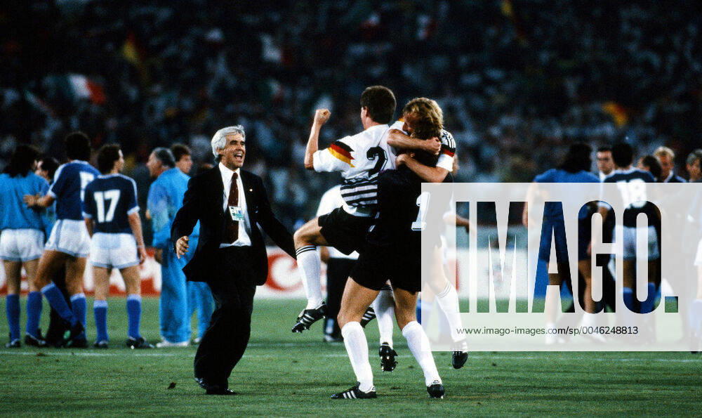 Deutschland - Argentinien Italien, Rom, 08.07.1990, Fussball, FIFA WM 1990 in Italien, Finale, DFB Deutschland - Argentinien (1:0): v.l. Stefan Reuter, Andreas Brehme, Bodo Illgner (alle Deutschland).