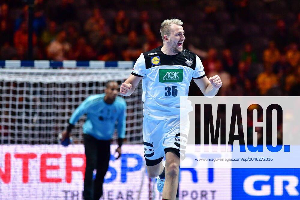 Handball Europameisterschaft Spiel um Platz 5, 25.01.2020, Deutschland - Portugal, Tele2 Arena, Stockholm Julius Kühn (Deutschland, 35) Jubel Tort Torerfolg Emotionen, 25.01.2020, Stockholm (Schweden), Handball, EM 2020, Spiel um Platz 5, Deutschland - Portugal