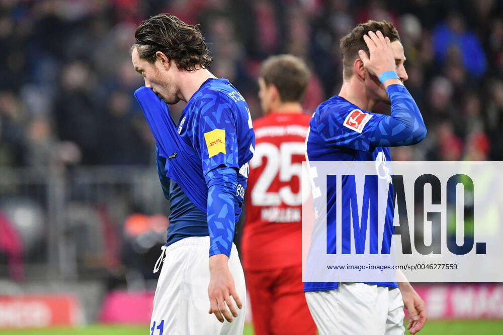 KW04 v.li:Michael GREGORITSCH (FC Schalke 04), Bastian OCZIPKA (FC Schalke 04), Enttaeuschung,Frust ,enttaeuscht,frustriert,niedergeschlagen,, Aktion. Fussball 1. Bundesliga,19.Spieltag,Spieltag19, FC Bayern Muenchen (M) -FCSchalke 04 (GE), am 25.01.2020 in Muenchen A L L I A N Z A R E N A, DFL REGULATIONS PROHIBIT ANY USE OF PHOTOGRAPHS AS IMAGE SEQUENCES AND OR QUASI-VIDEO.