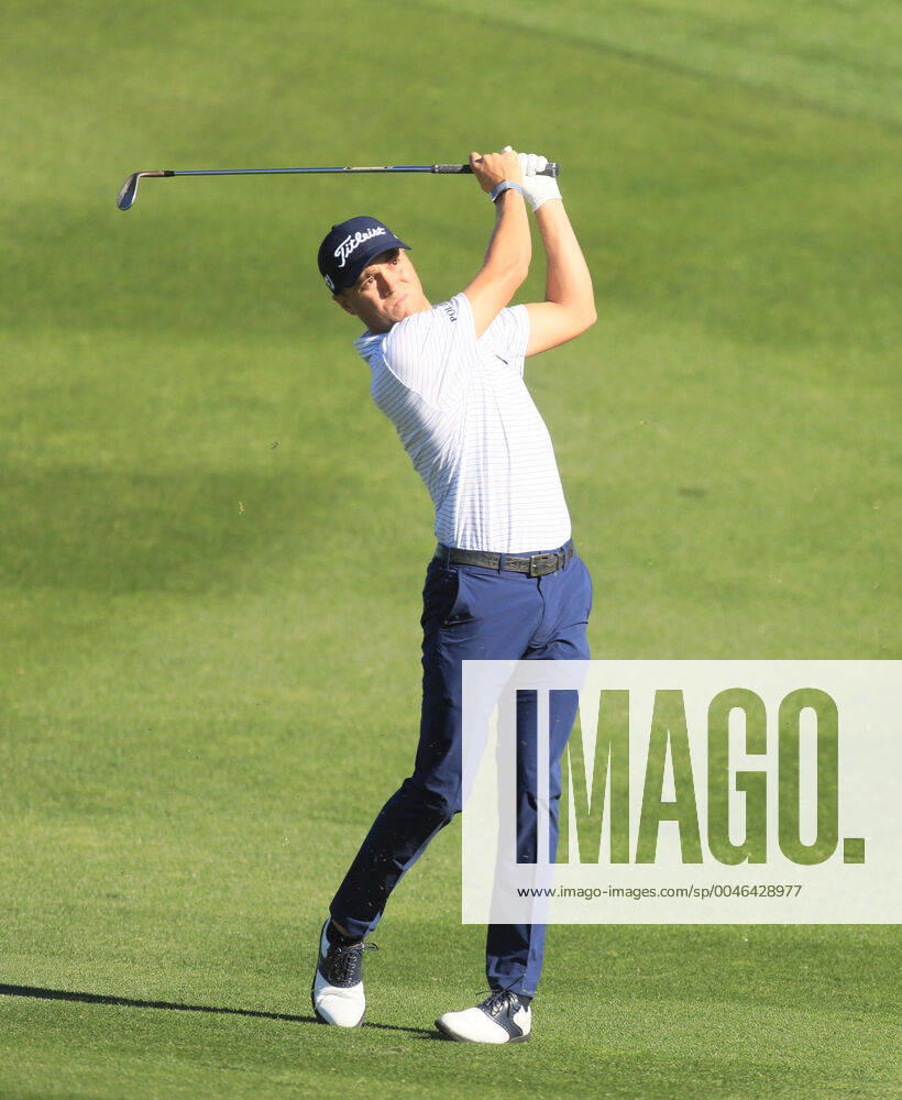 SCOTTSDALE, AZ - FEBRUARY 02: Justin Thomas hits his approach shot on the second holeduring the final round of the Waste Management Phoenix Open on February 02, 2020, at TPC Scottsdale in Scottsdale, Arizona. (Photo by Will Powers Icon Sportswire) GOLF: FEB 02 PGA, Golf Herren - Waste Management Phoenix Open Icon202200202009