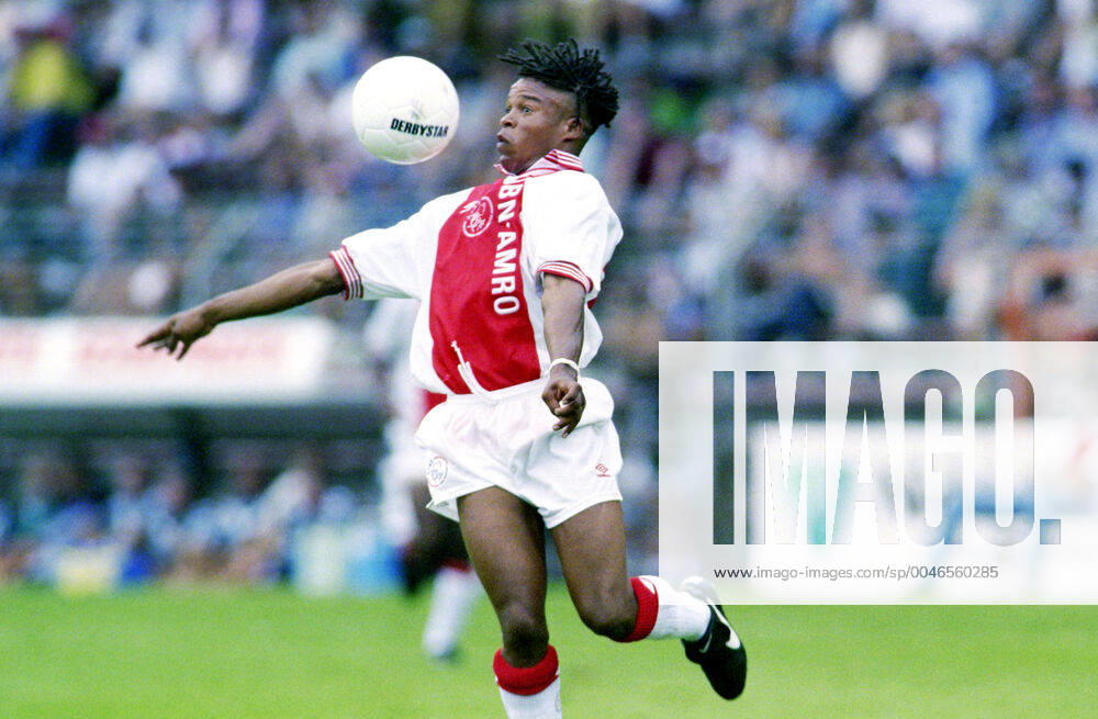 Fussball, Deutschland, Herren, Saison 1995 1996, Bor. Mönchengladbach - Ajax Amsterdam; Edgar Davids (Ajax). Aktion, Einzelbild.