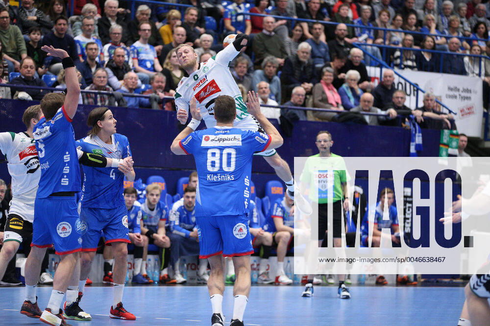 V.l. Jonathan Carlsbogard (TBV Lemgo Lippe 9), Bjarki Mar Elisson (TBV Lemgo Lippe 4), Christoffer Rambo (TSV GWD Minden 9), Evars Klesniks (TBV Lemgo-Lippe 80) GER, Handball, 1. Bundesliga, TBV Lemgo Lippe gegen TSV GWD Minden, 16.02.2020 Lemgo
