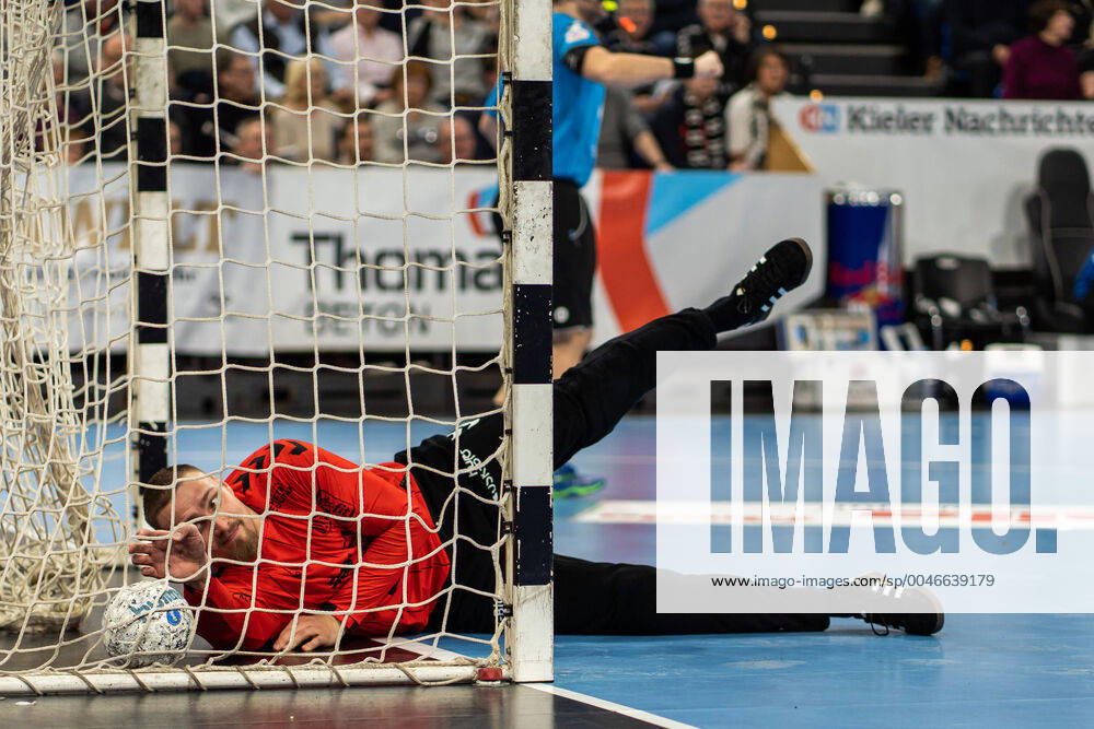 THW Kiel gegen TVB 1898 Stuttgart am 16.2.2020 Dario Quenstedt ( 21, THW Kiel, TO), THW Kiel gegen TVB 1898 Stuttgart in der LIQUI MOLY Handball-Bundesliga am 25. Spieltag, in der Sparkassen Arena (Kiel) am 16.2.2020