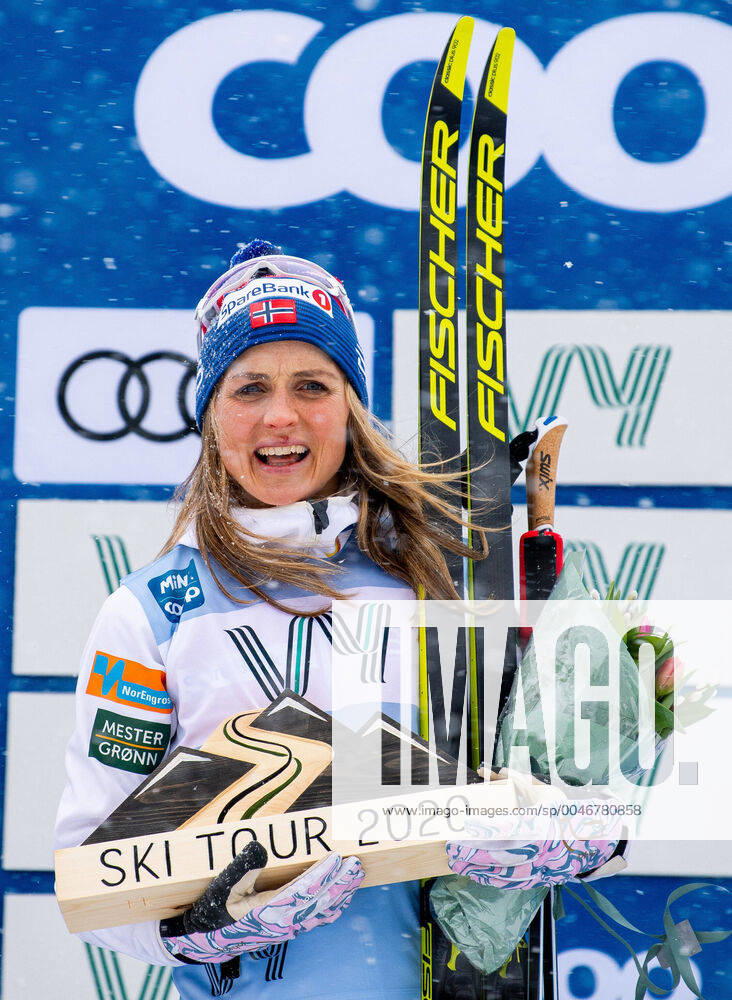 Therese Johaug of Norway with the winner?s trophy after the women?s 15 km classic technique pursuit during the Ski Tour 2020 on February 23, 2020 in Trondheim. Photo: Vegard Wivestad Grott BILDBYRAN kod VG 170483 bbeng skidor cross-country skiing langrenn world cup ski tour 2020 skitour klassisk classic jaktstart pursuit women dam norge norway