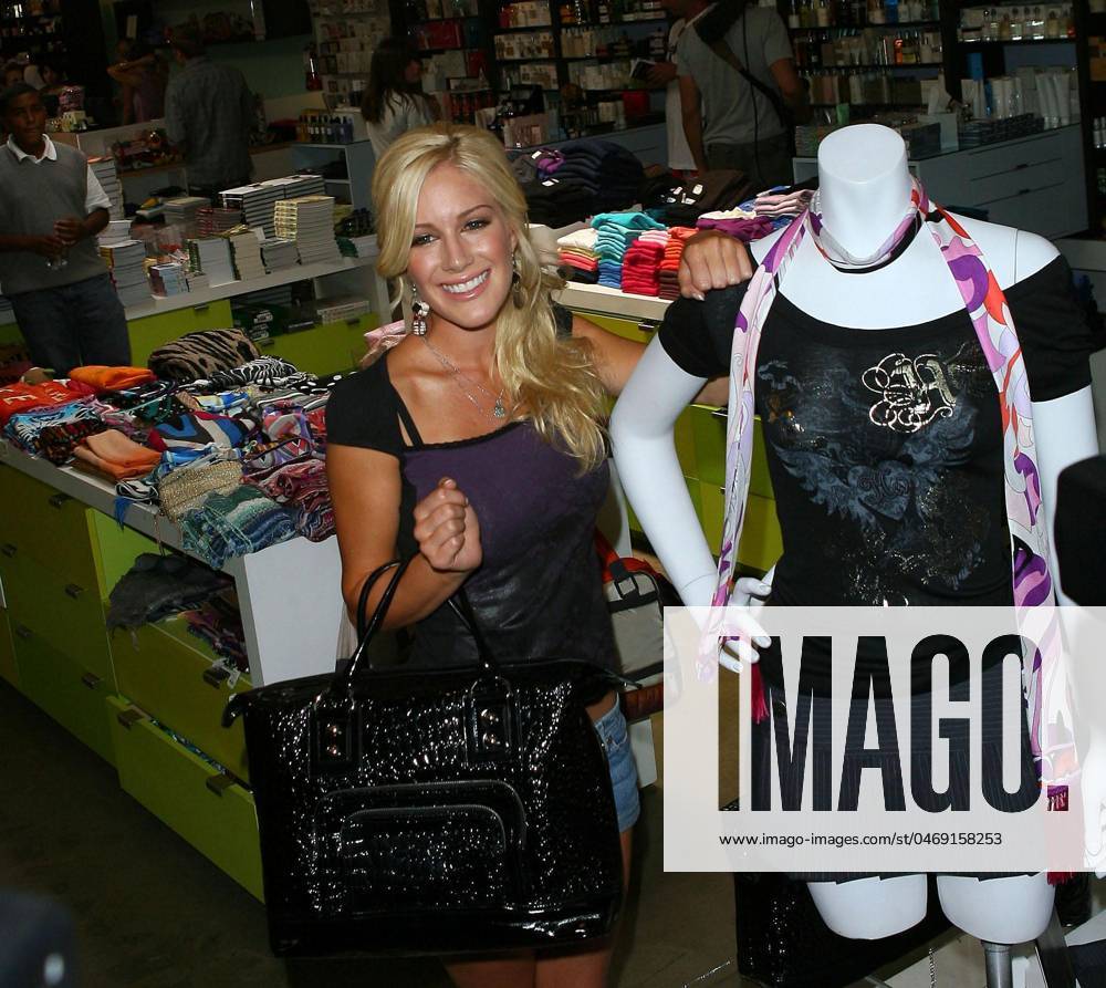 RESTRICTIONS APPLY: Heidi Montag and Spencer Pratt promote her new clothing range at Kitson 23782, LOS ANGELES, CALIFORNIA - Saturday July 26 2008. USA AND CANADIAN USE ONLY: Heidi Montag and Spencer Pratt at Kitson promoting Heidi s new clothing range. Photograph: Bobby Rachpoot, PacificCoastNews.com UK OFFICE: +44 131 225 3333 3322 US OFFICE: 1310 261 9676,