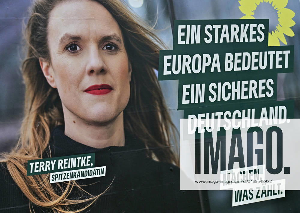 Europawahl 6.bis 9. Juni 2024,Wahlplakate der Parteien SPD,CDU,GRUENE,FDP. Alle fünf Jahre wählen die Bürgerinnen und Bürger der Europäischen Union die Mitglieder des Europäischen Parlaments.Bei der Europawahl wählen die Bürgerinnen und Bürger der Länder der Europäischen Union die Mitglieder des Europäischen Parlaments ( MdEP ).Wahlplakat der Gruenen mit Spitzenkandidatin Terry Reintke,fotografiert am 27.04.2024 in Mülheim an der Ruhr,Stadt im Ruhrgebiet im Bundesland Nordrhein-Westfalen ( NRW ). Â