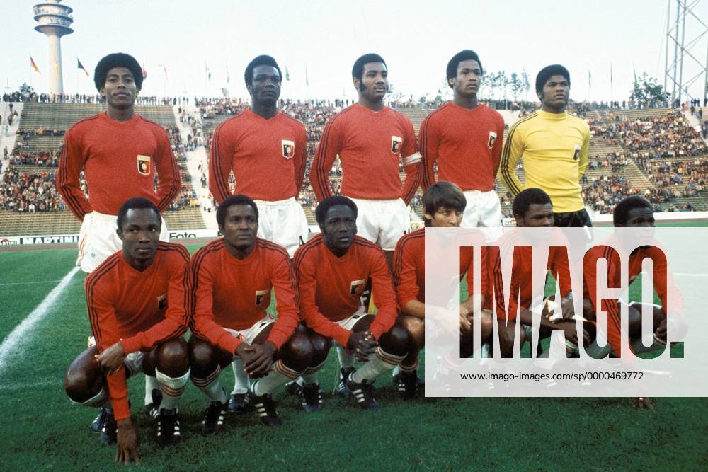 Mannschaftsfoto Haiti - Torwart Henry Francillon, Arsene Auguste, Fritz Andre, Pierre Bayonne, Philippe Vorbe, Roosevelt Desir, Eddy Antoine, Guy Francois, Wilner Nazaire, Roger Saint-Vil, Emmanuel Sanon Fußball WM Herren Weltmeisterschaft 1974, Länderspiel, Nationalmannschaft, Nationalteam, Nationaltrikot Totale Olympiastadion München