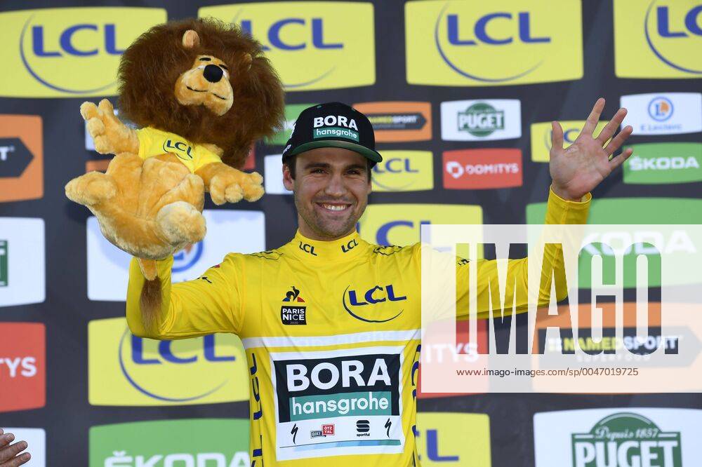 KW11 CHALETTE-SUR-LOING, FRANCE - MARCH 9 : SCHACHMANN Maximilian (GER) of BORA - HANSGROHE pictured with the yellow jersey during the podium ceremony after stage 2 of the 78th edition of the Paris - Nice cycling race, a stage of 166,5km with start in Chevreuse and finish in Chalette-sur-Loing on March 09, 2020 in Chalette-Sur-Loing, France, 9 03 2020 CYCLISME : Paris Nice - Etape 2 - Chevreuse and finish in Chalette-sur-Loing - 09 03 2020 PhotoNews Panoramic