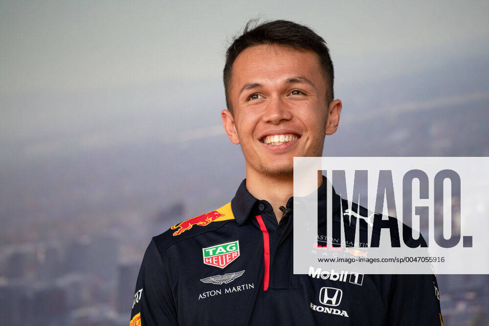 Alexander Albon (Aston Martin Red Bull Racing) beim Fantalk, Formel 1, Grosser Preis von Australien, Albert Park Circuit Melbourne, Media Day, 12.03.2020. Formel 1, Grosser Preis von Australien, Albert Park Circuit Melbourne, 12.03.2020 Melbourne