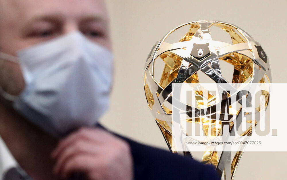 Bilder des Jahres 2020, Sport 03 März MOSCOW, RUSSIA - MARCH 17, 2020: The Russian Premier League trophy during a general meeting of the Russian Premier League clubs. Stanislav Krasilnikov TASS TS0D27A8